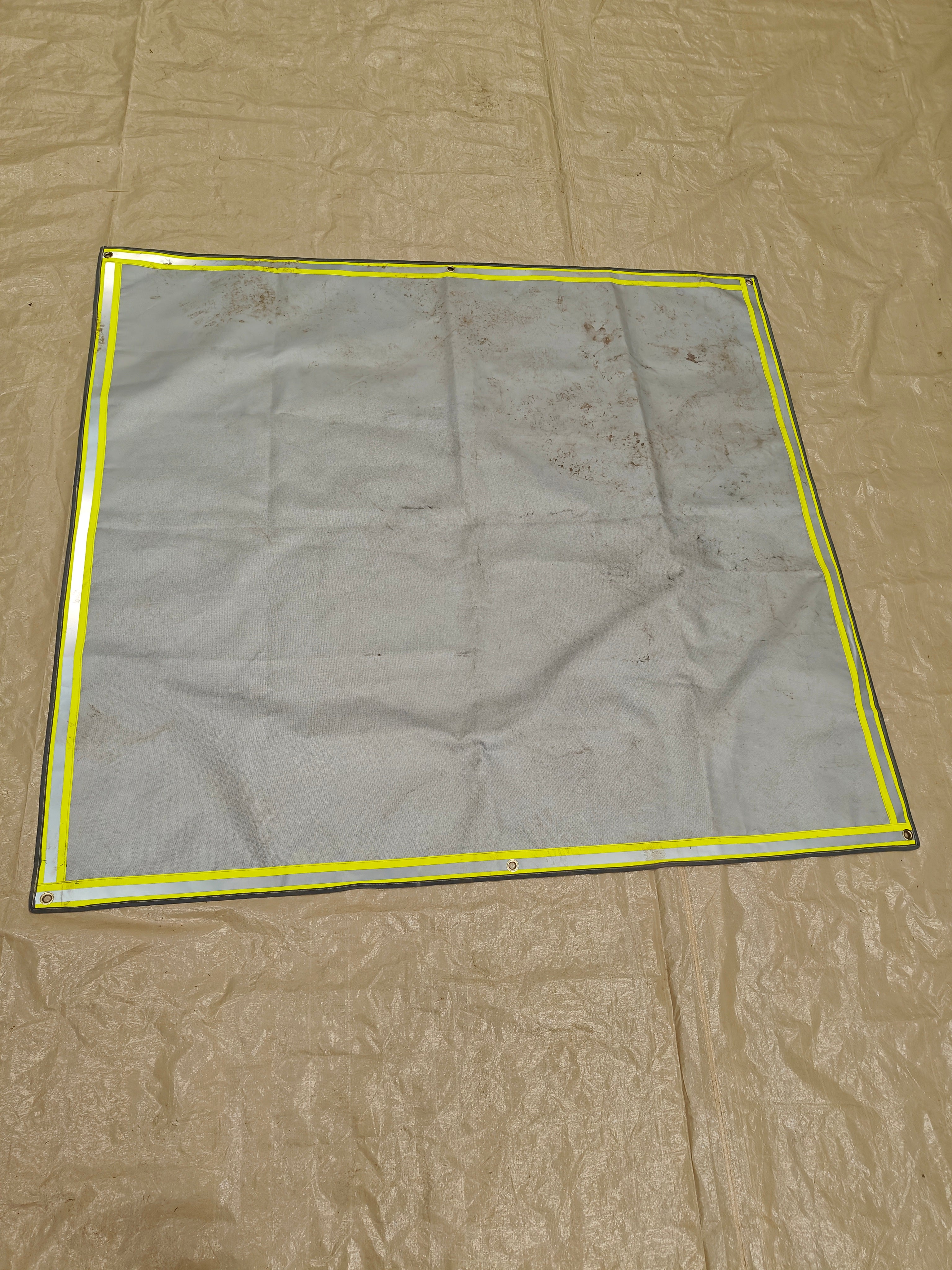 Used Square Outdoor Heat Protective Mat - Grade C - 009